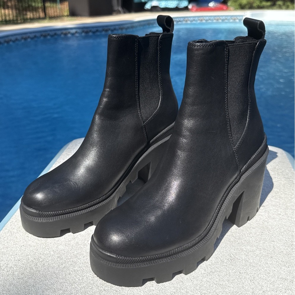 Steve Madden Roxie Black Leather Platform Boots Lugged  WOMEN'S Size 8